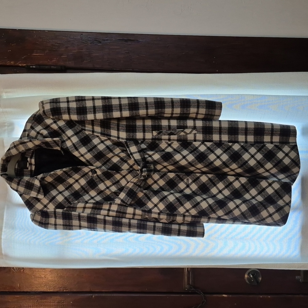 Via Wool blend Plaid trench coat Pre-loved Condition Belted Waist Size 6 Bodycon